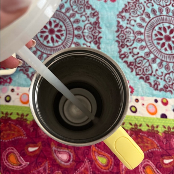 Stanley Bright Yellow 40 ox - Picture 3 of 4